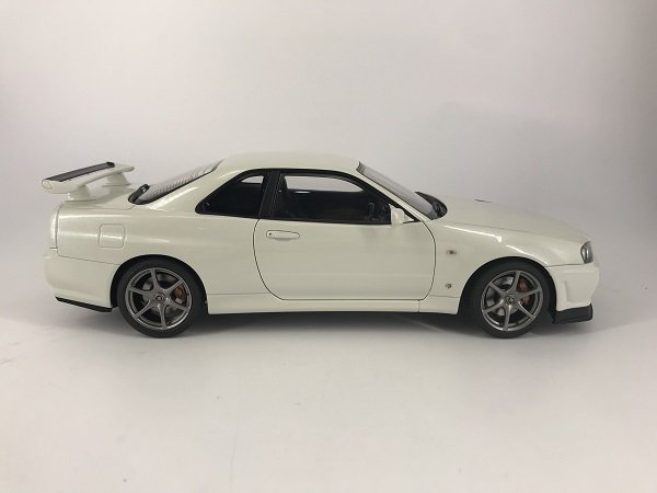 オートアート製 1/18 日産 スカイライン GT-R （R34）Vスペック II （ホワイトパール） - ミニカー専門店 Modellino  -モデリーノ-