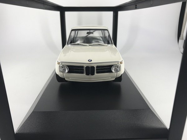 ミニチャンプス製 1/18 BMW 2002 1970 ホワイト (プレーンボディ 
