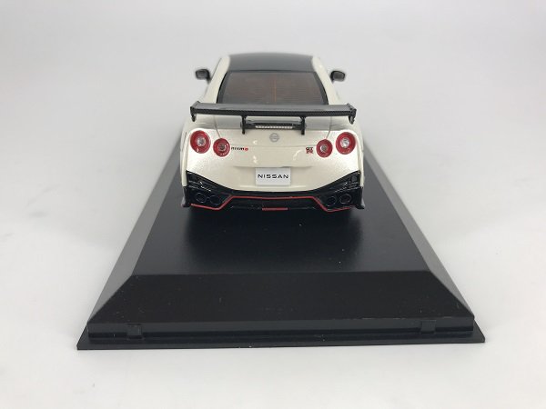 京商製 1/43 日産 GT-R ニスモ 2022 (ホワイト) - ミニカー専門店 Modellino -モデリーノ-