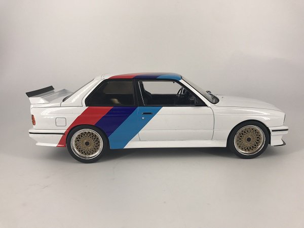 イクソ製 1/18 BMW E30 M3 1989 ｶｽﾀﾑﾎﾜｲﾄ - ミニカー専門店 Modellino