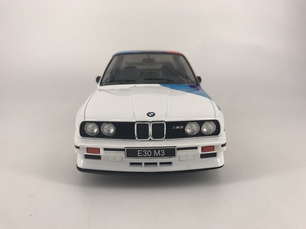イクソ製 1/18 BMW E30 M3 1989 ｶｽﾀﾑﾎﾜｲﾄ - ミニカー専門店 Modellino 