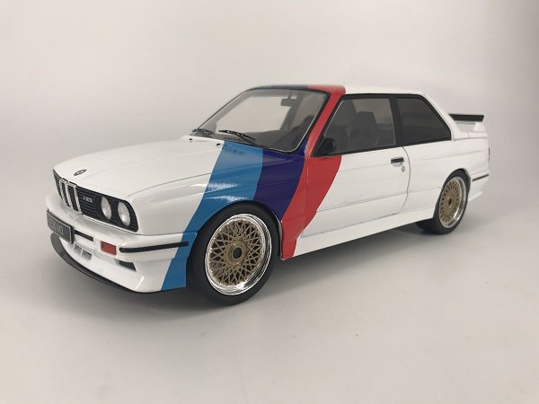 イクソ製 1/18　BMW E30 M3 1989 ｶｽﾀﾑﾎﾜｲﾄ