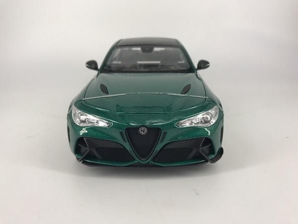 ホットトイズ製 1/18 アルファロメオ ジュリア GTA 2020 (グリーンメタリック ホットトイズ製 1/18 アルファロメオ ジュリア GTA 2020 (グリーンメタリック