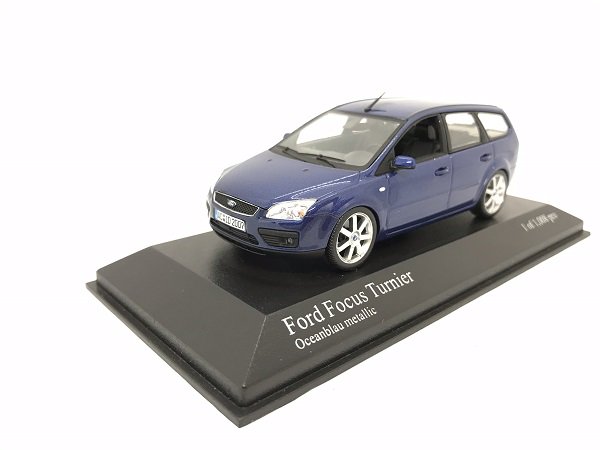 MINICHAMPS製 1/43 Ford Focus Turnier (ブルーメタリック) - ミニカー