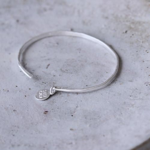 Kam Bangle Susi Cala Jewelry 丁寧なつくりで素材が良く流行にとらわれないセレクト MAR ONLINE STORE  マルの通販