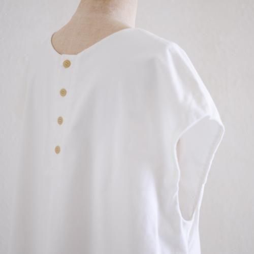 美品✨　muta marine ホワイト　 Vネックベスト 現行品 楽天市場】ベスト《全方向ストレッチ深Vネックベスト》全7色 2サイズ