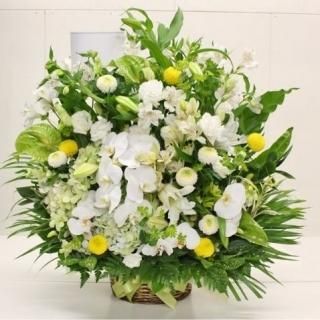 大阪府吹田市江坂の花屋 Moriya お供え花 お悔やみ花のアレンジメント 花束