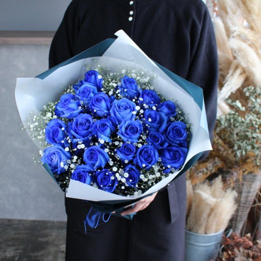 【ブルーローズ】青いバラとかすみ草の花束