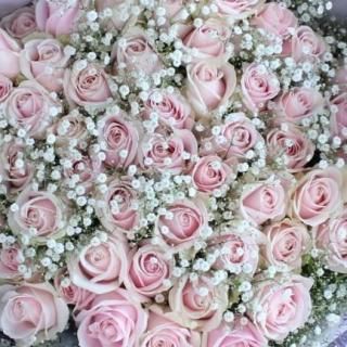 ハイグレードピンクバラとかすみ草の花束