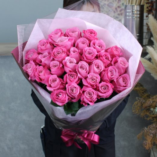 至極のピンクバラ30本の花束