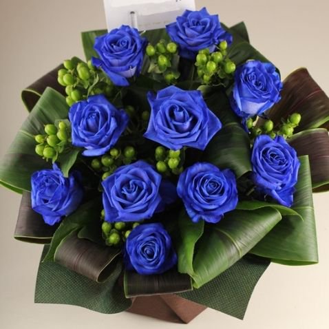 【ブルーローズ】鮮やかな青いバラのアレンジメント