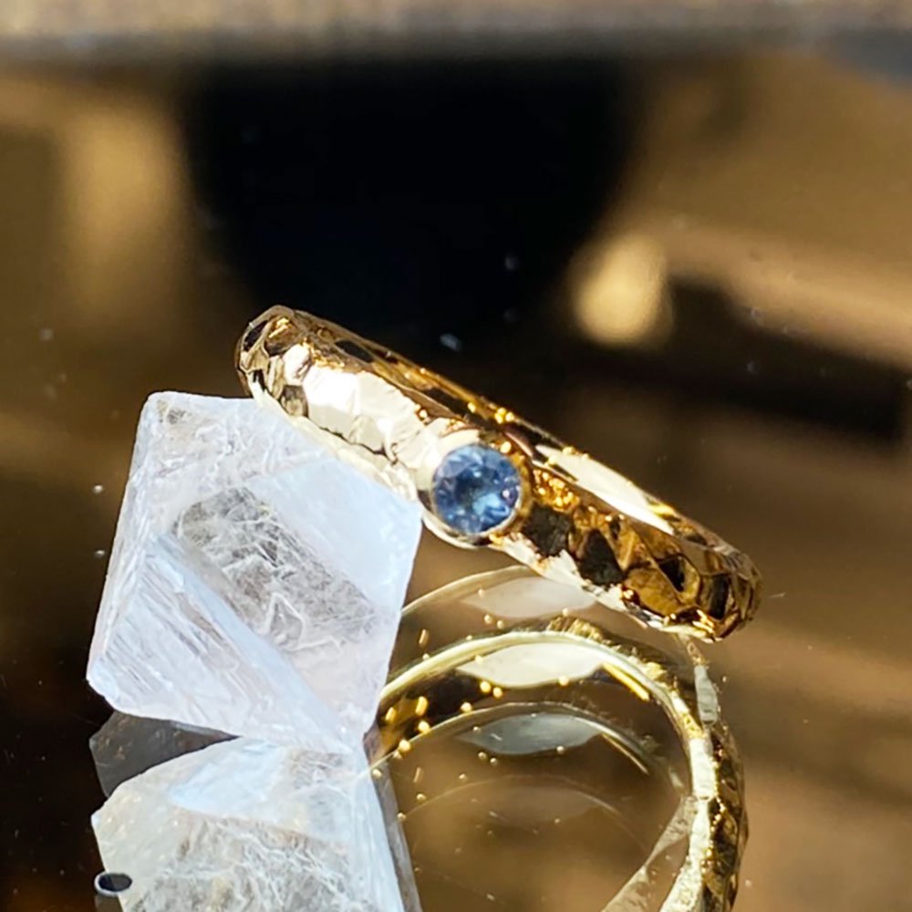 アクアマリンの指輪 槌目リング 3mm K18GP 3月 誕生石 一粒アクアマリン 指輪 SV| A STORY TOKYO
