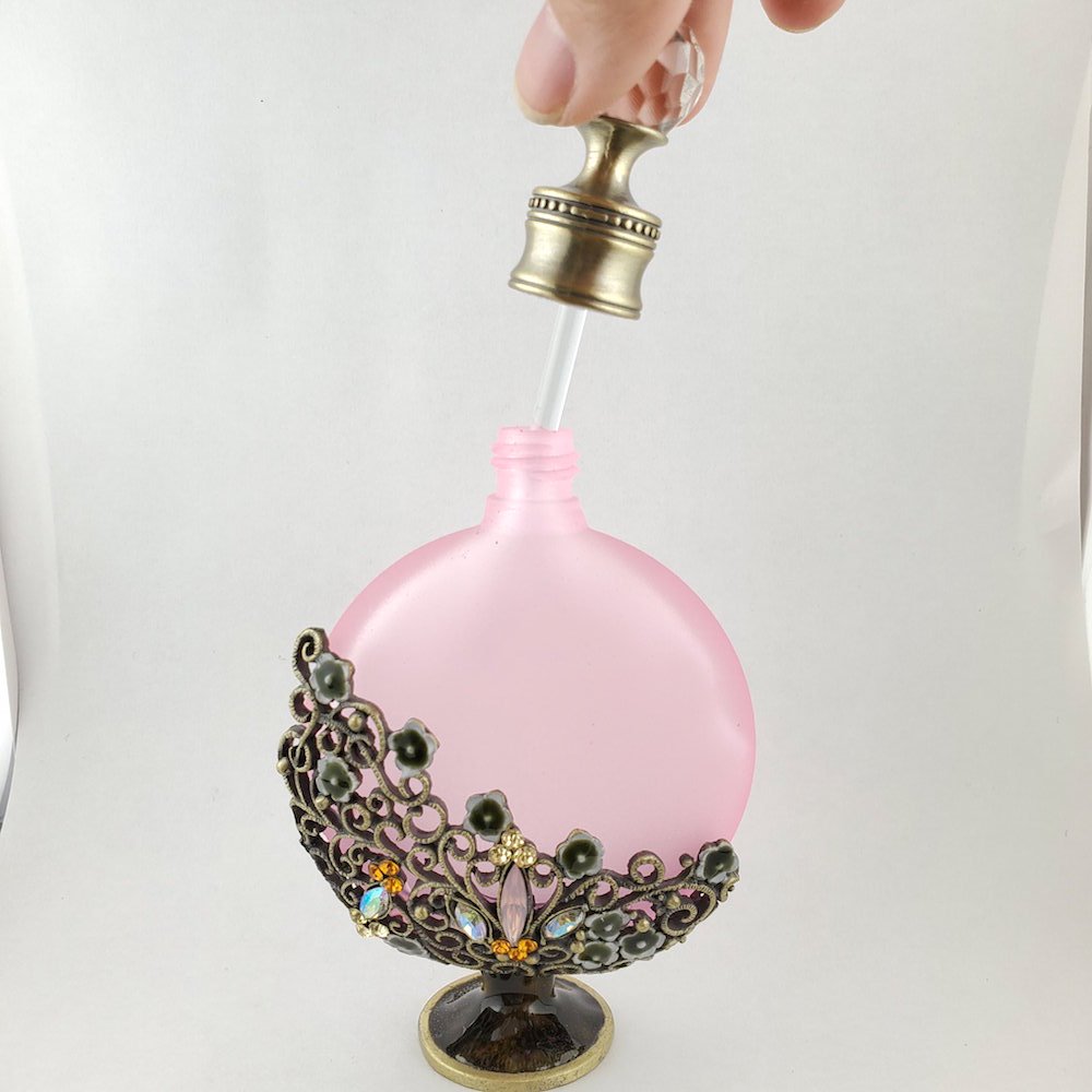 ピンクのクリスタル香水瓶｜ アンティーク ヴィンテージ パフュームボトル| A STORY TOKYO
