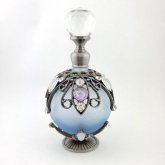 淡い青色のクリスタル  香水瓶｜ アンティーク ヴィンテージ パフュームボトル