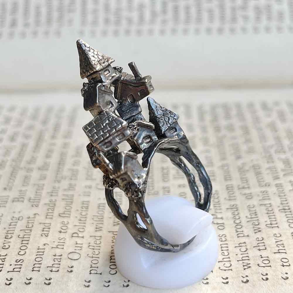新入荷 Fillyjonk フィリフヨンカ 13号 たくさんのお家が建つリング アクセサリー
