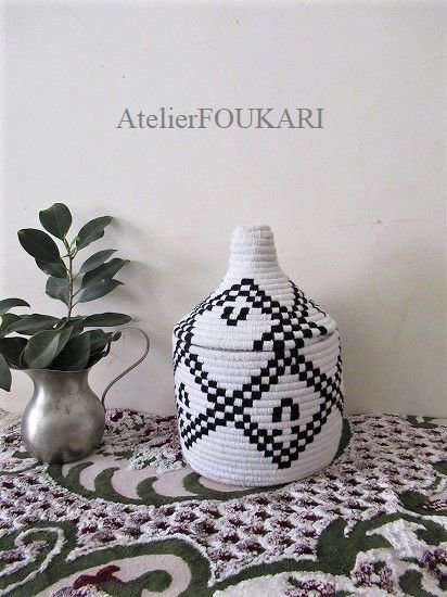 モロッコ・ベルベルバスケット－モノクロＷ20 - モロッコ雑貨とモロッコファッション|Atelier FOUKARI