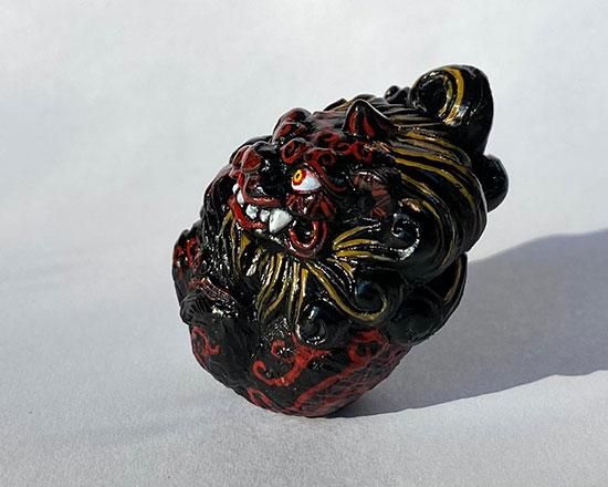 彩色版狛犬根付ストラップ（新年の墨色） - アクアプラント