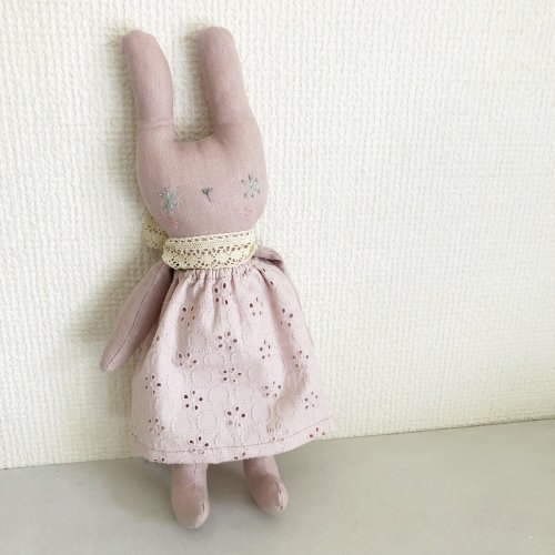 <img class='new_mark_img1' src='https://img.shop-pro.jp/img/new/icons3.gif' style='border:none;display:inline;margin:0px;padding:0px;width:auto;' />snow rabbit　麻　 グレイッシュピンク