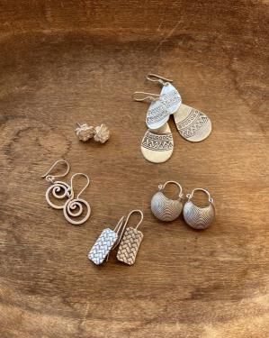 バーンロムサイのアクセサリー商品