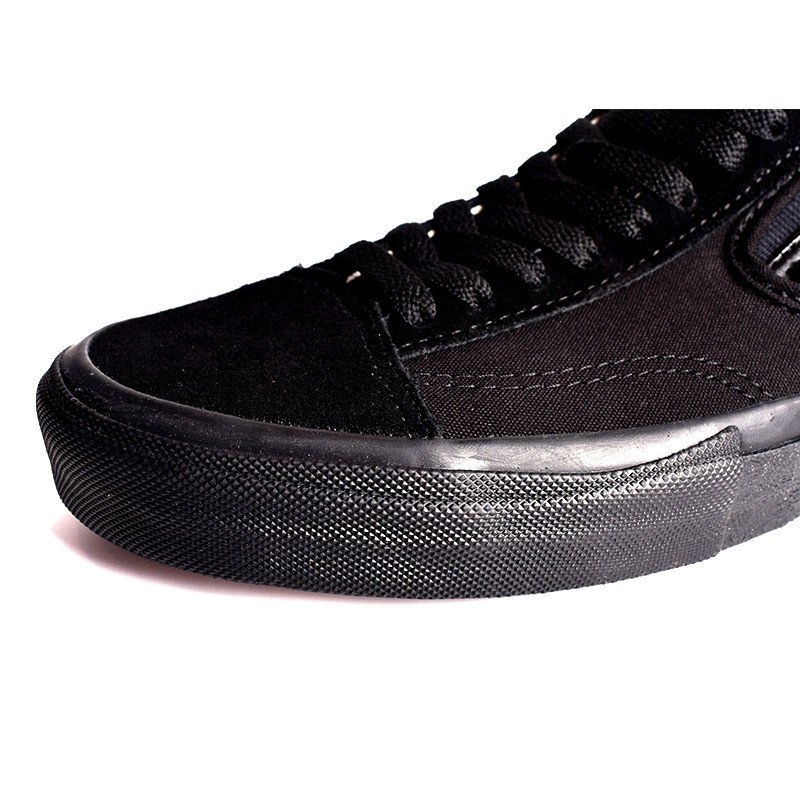 vans negras brillantes