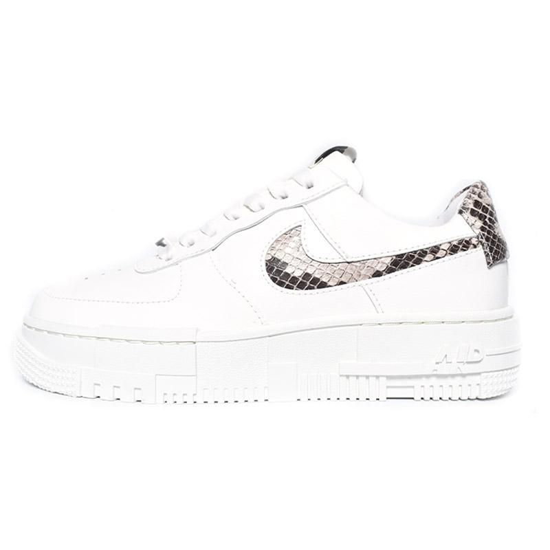 <img class='new_mark_img1' src='https://img.shop-pro.jp/img/new/icons47.gif' style='border:none;display:inline;margin:0px;padding:0px;width:auto;' />NIKE W AIR FORCE 1 PIXEL SE 