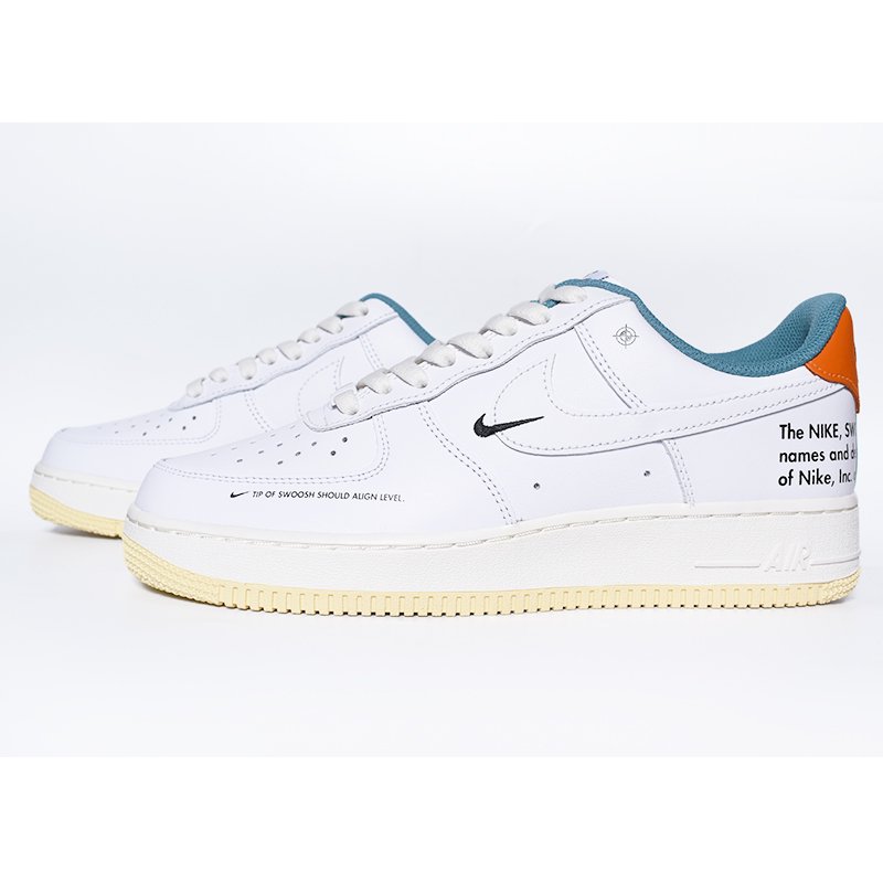 日本未発売 NIKE AIR FORCE 1 '07 LE 