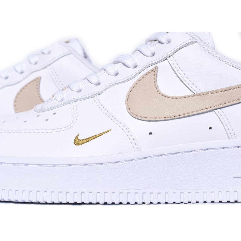 NIKE WMNS AIR FORCE 1 07 ESS “MINI BEIGE SWOOSHES” ナイキ