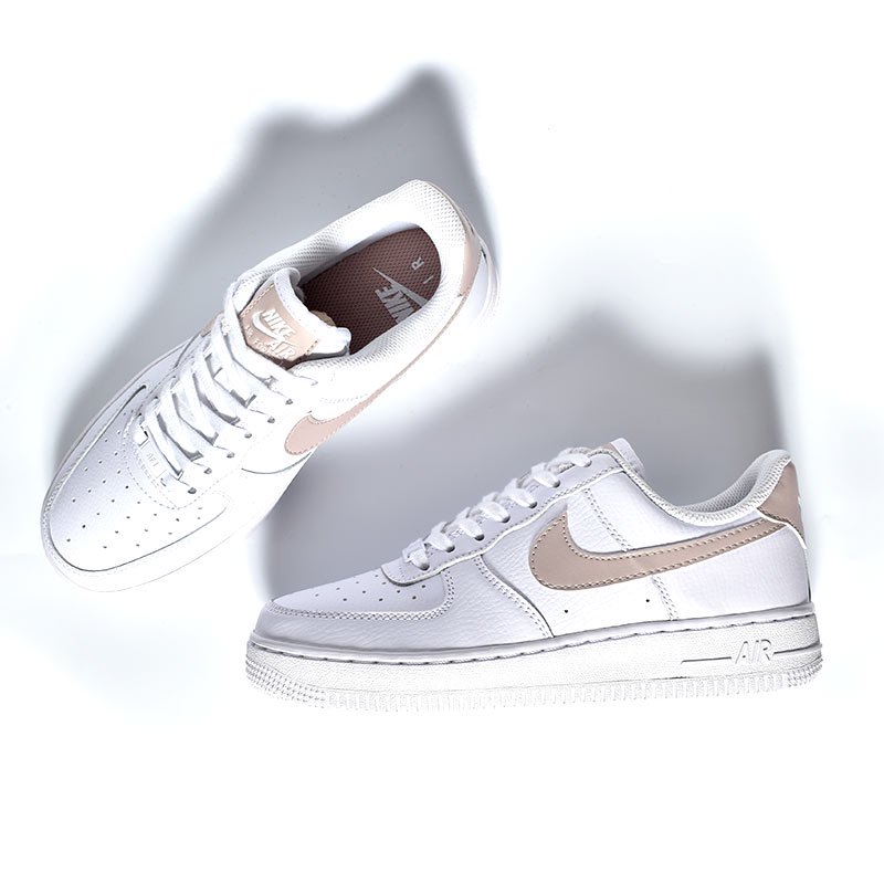 NIKE WMNS AIR FORCE 1 '07 