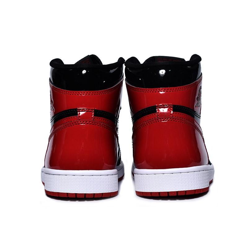 NIKE AIR JORDAN 1 HIGH OG 