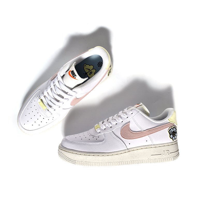 NIKE WMNS AIR FORCE 1 '07 SE NN 