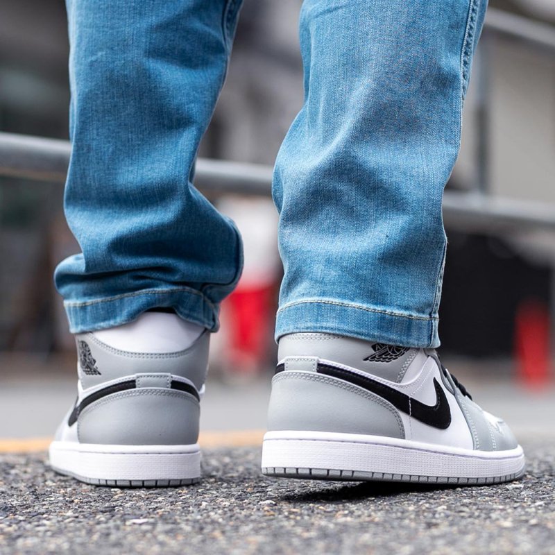 NIKE AIR JORDAN 1 MID LIGHT SMOKE GREY/WHITE ʥ  硼 1 ߥå ˡ (  ۥ磻 졼 554724-078 )β