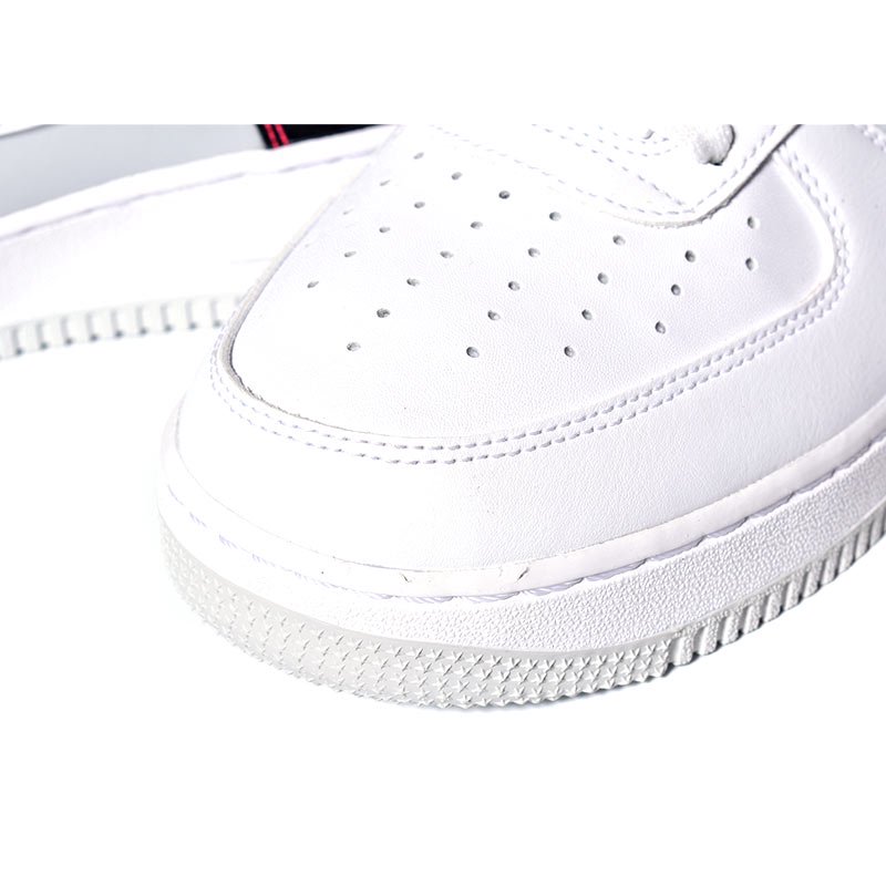 日本未発売 NIKE AIR FORCE 1 '07 LV8 