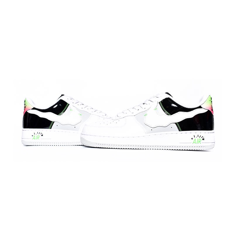 日本未発売 NIKE AIR FORCE 1 '07 LV8 