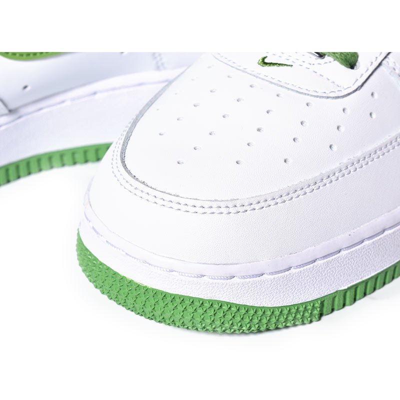 Nike ナイキ メンズ スニーカー    サイズ US_7(25.0cm) White Poison Green Photo Blue Gum
