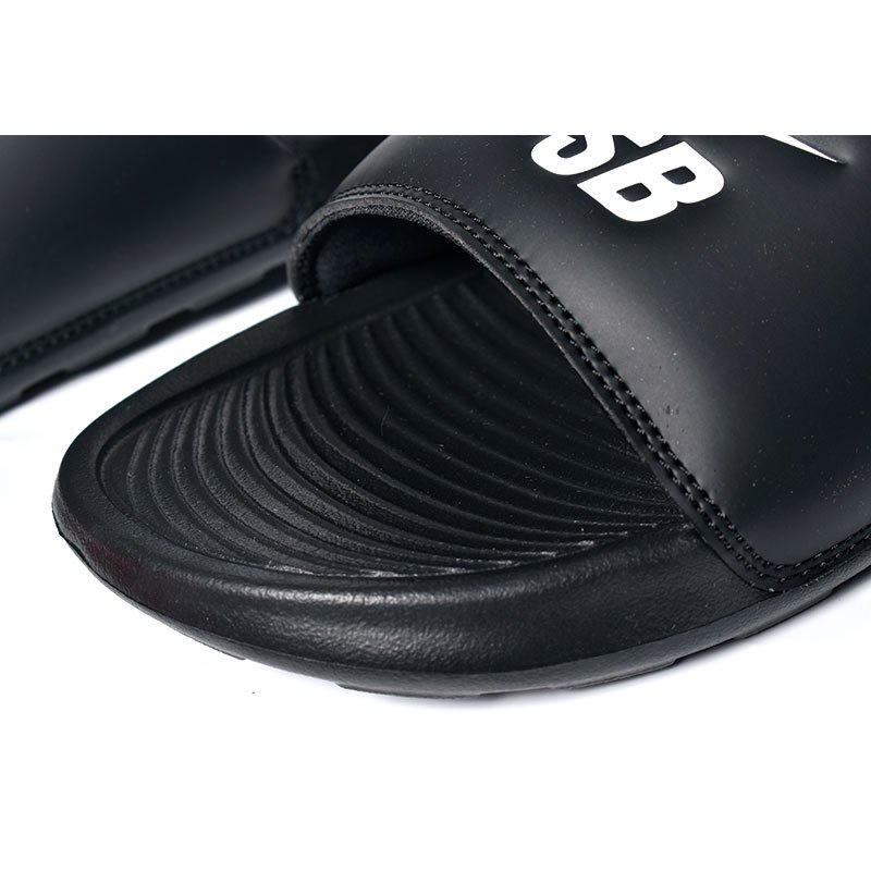 日本未発売 NIKE SB BENASSI VICTORI ONE SLIDE ”BLACK” ナイキ