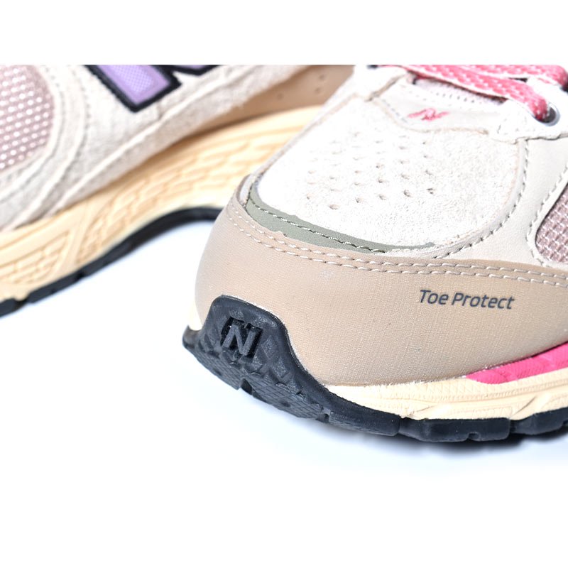 NEW BALANCE M2002RWL “WONDERLAND PACK” BEIGE × PINK ニューバランス