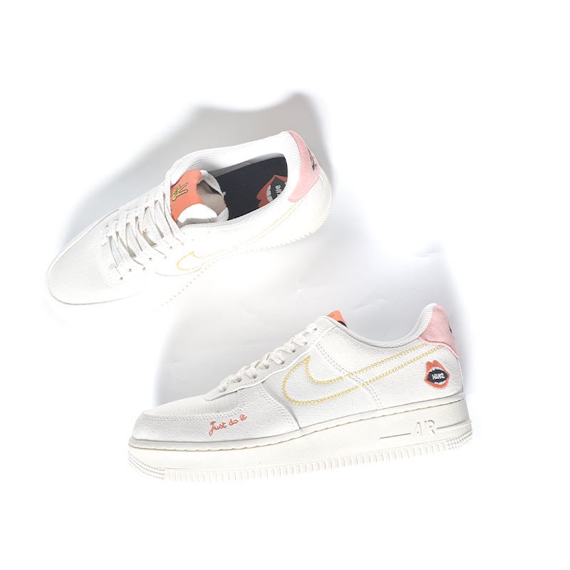 日本未発売 NIKE WMNS AIR FORCE 1 '07 