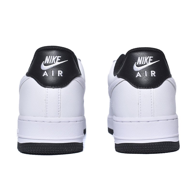 日本未発売 NIKE AIR FORCE 1 '07 