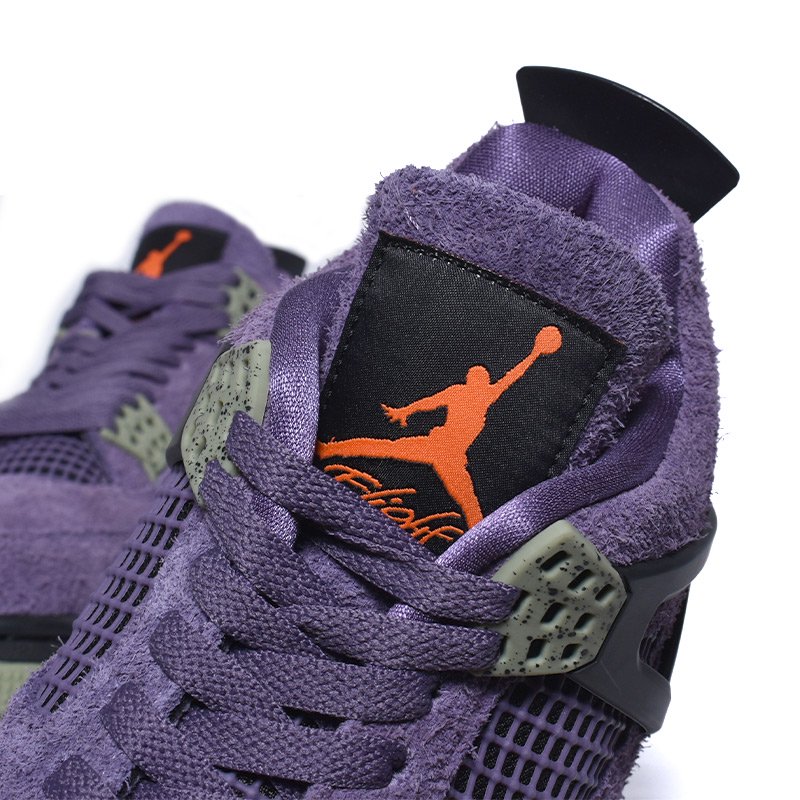 NIKE WMNS AIR JORDAN 4 RETRO 