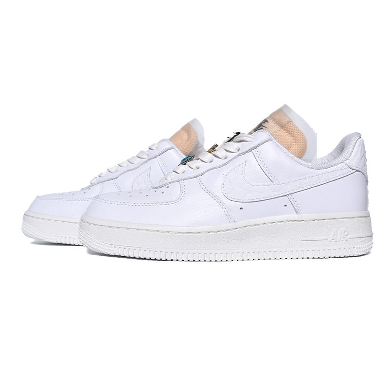 NIKE WMNS AIR FORCE 1 '07 LX 