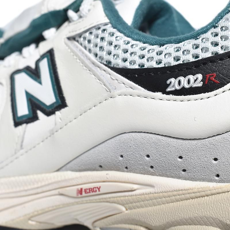 New Balance スニーカー ホワイト/グリーン - メルカリ