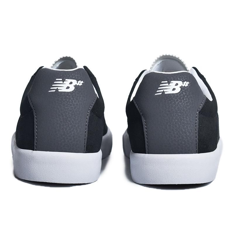 日本未発売 NEW BALANCE NUMERIC NM22BLJ 