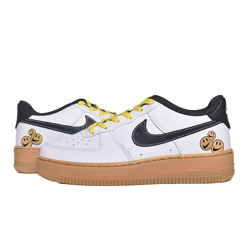 日本未発売 NIKE AIR FORCE 1 LV8 GS 