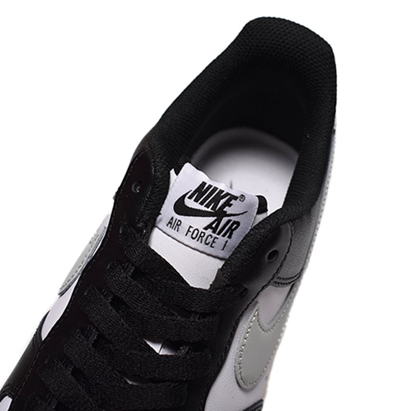 日本未発売 NIKE AIR FORCE 1 '07 