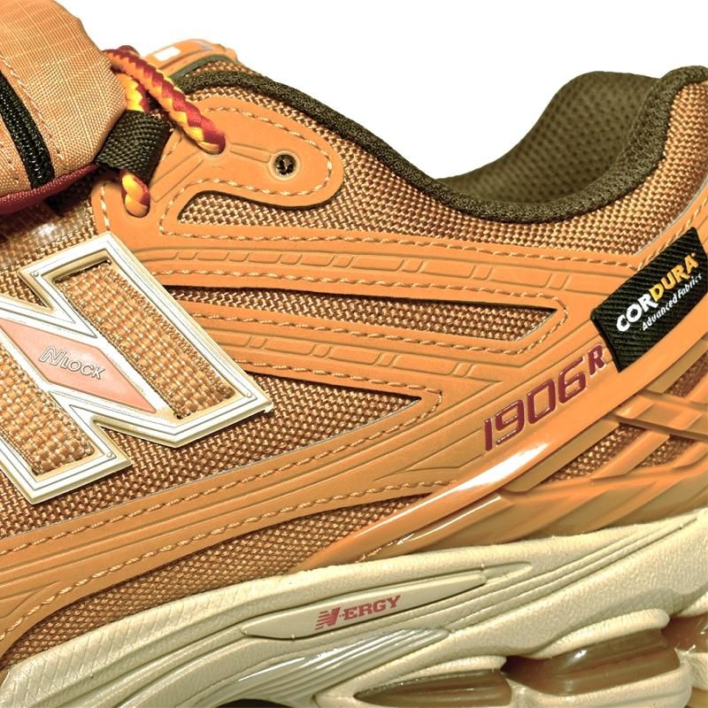 海外限定 NEW BALANCE M1906ROB 