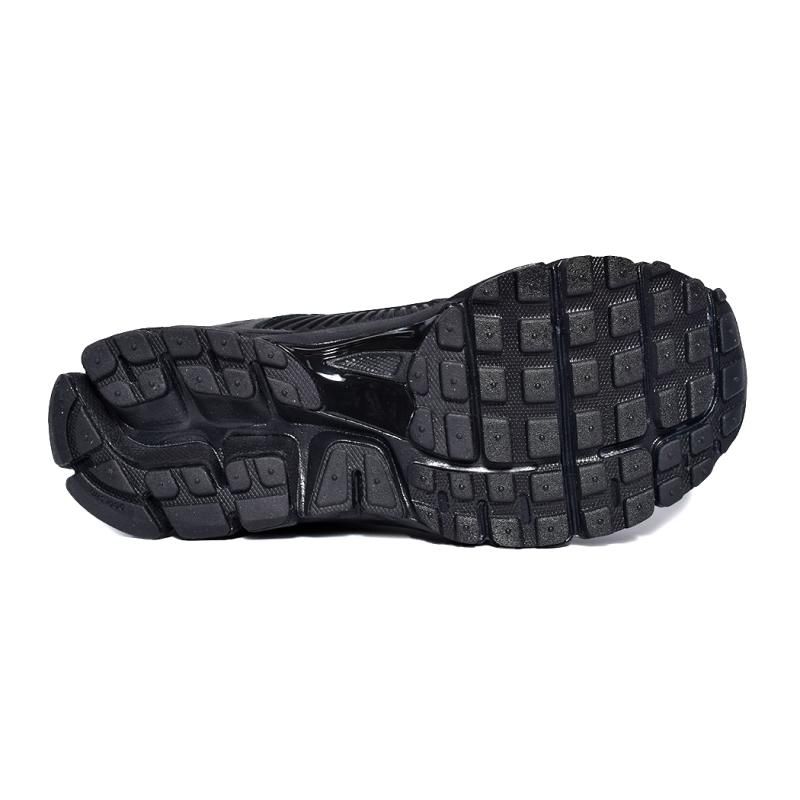 NIKE ZOOM VOMERO 5 SP 