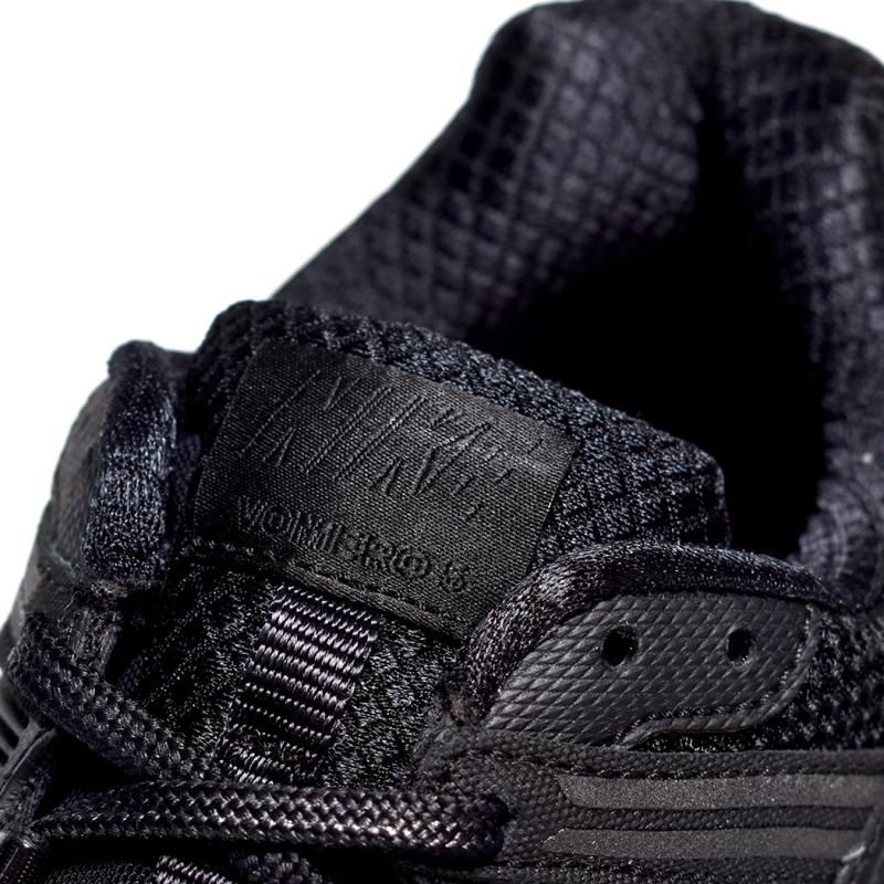 NIKE ZOOM VOMERO 5 SP 