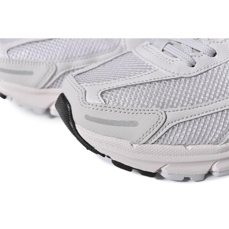 NIKE ZOOM VOMERO 5 SP 