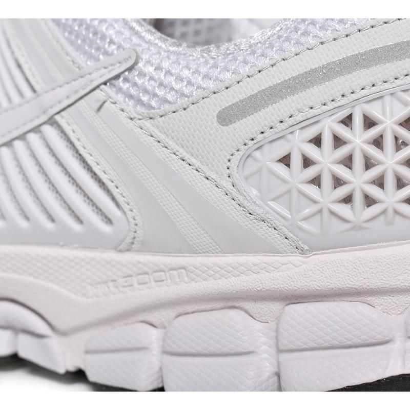 NIKE ZOOM VOMERO 5 SP 