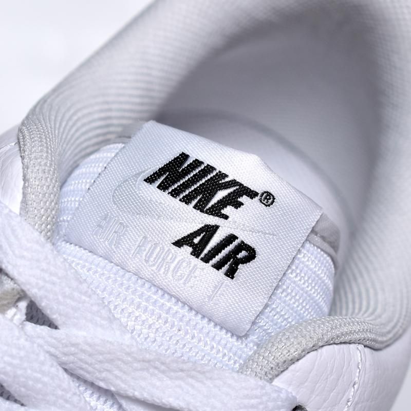 海外限定 NIKE AIR FORCE 1 '07 